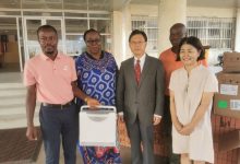 驻利比里亚大使尹承武出席向利卫生部捐赠彩超仪式-中非友好经贸发展工作委员会