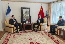 驻里昂总领事于江会见里昂二区区长奥利弗-中非友好经贸发展工作委员会