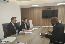 驻多哥大使巢卫东会见多能源部长艾克罗-中非友好经贸发展工作委员会