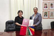 驻塞舌尔大使出席中国向塞派遣医疗队议定书签署仪式-中非友好经贸发展工作委员会