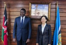 驻肯尼亚大使拜会肯道路和交通部部长戴维斯·奇尔奇尔-中非友好经贸发展工作委员会