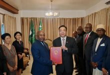 驻科摩罗大使向阿扎利总统递交国书-中非友好经贸发展工作委员会