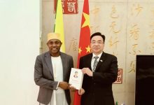 驻科摩罗大使会见科外长姆巴埃-中非友好经贸发展工作委员会